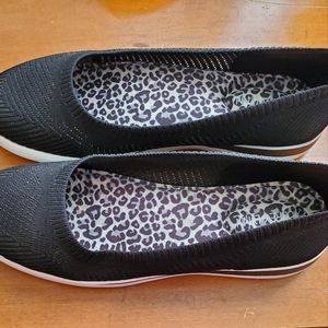 AUBRY LYNN black slip on shoes